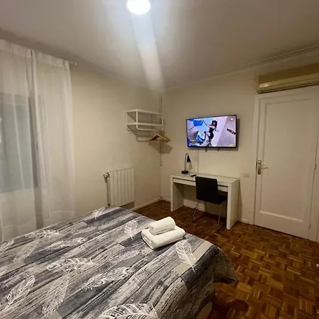 Villaroel Bed & Breakfast Barcelona