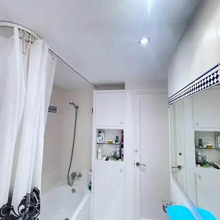Bed & Breakfast Villaroel *